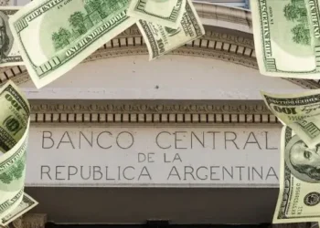 Gobierno elimina regla clave y alquila reservas por FMI.