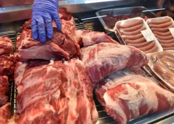 Falta de hacienda impulsa precios de carne.