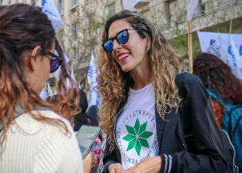 Justicia ordena liberar a empleada provincial ligada a escrache de Espert.
