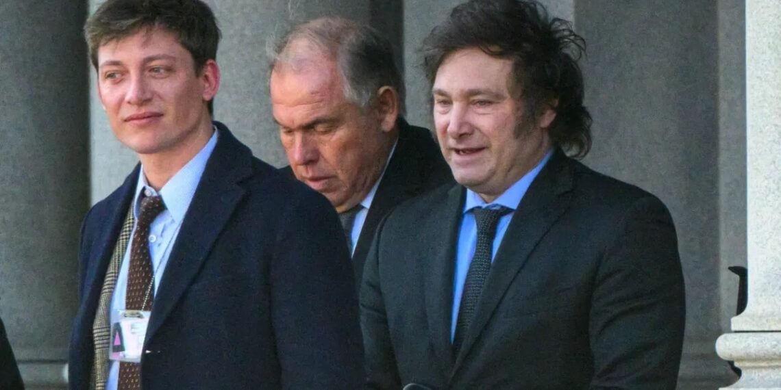 Espionaje político: Denuncian a la SIDE.