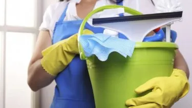 Caída del 25% en salarios domésticas bajo Milei.