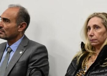 Acusación libertaria a Eduardo Menem: Sacan plata a PAMI y Anses, afirman.