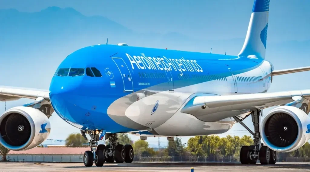 Paro de controladores: 71 vuelos de Aerolíneas afectados.