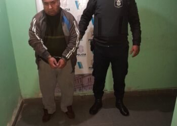 Chacal detenido por abusar de una menor y portar un arma de fuego