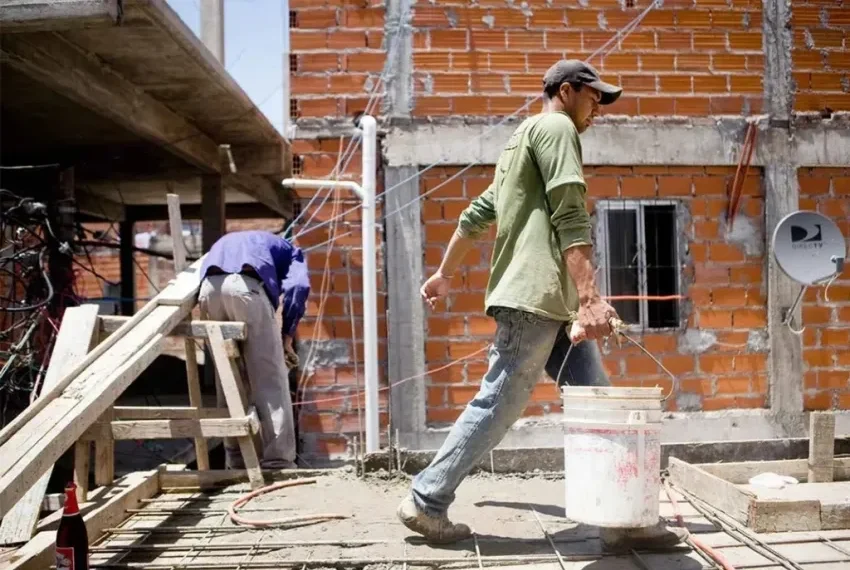 Junio: 12.000 empleos perdidos por desplome económico.