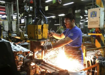 Alerta UIA: Producción en caída libre.