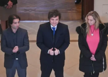 Marcha contra vetos: Milei convoca al Gabinete al regresar.
