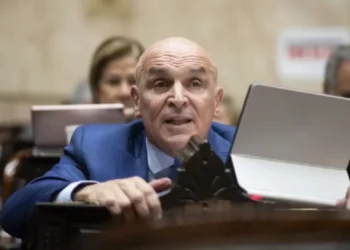 Espert ataca a Cristina: “Delincuente, no te alcanzarán los días”.
