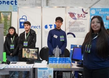 Menéndez inauguró la expo “hecho en merlo”