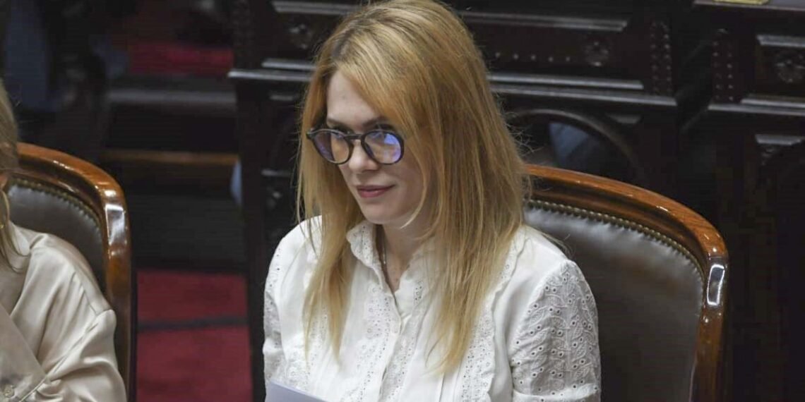 La bronca en el Congreso: Lilia Lemoine y Cecilia Moreau.