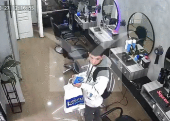 Robó una barbería y quedó registrado en las cámaras de seguridad