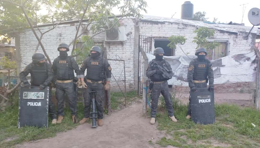 Robó una moto de gran cilindrada pero fue detenido gracias a las cámaras de seguridad, estaba prófugo de la justicia