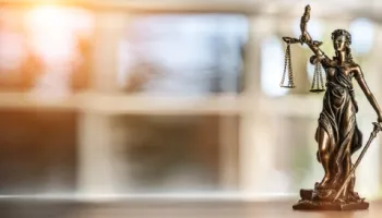 Alerta de jueces federales por el ajuste; el Gobierno no cede en el fiscal.