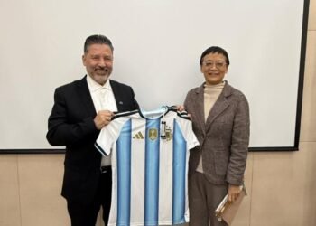 Mesa de trabajo con la academia china de ciencias sociales, principal centro de pensamiento de la república popular