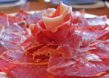 El Gobierno prohíbe el ingreso de lomo ibérico.