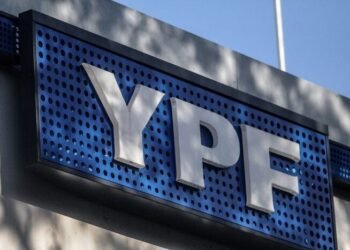 Argentina toma ventaja en el juicio YPF por fallo judicial.