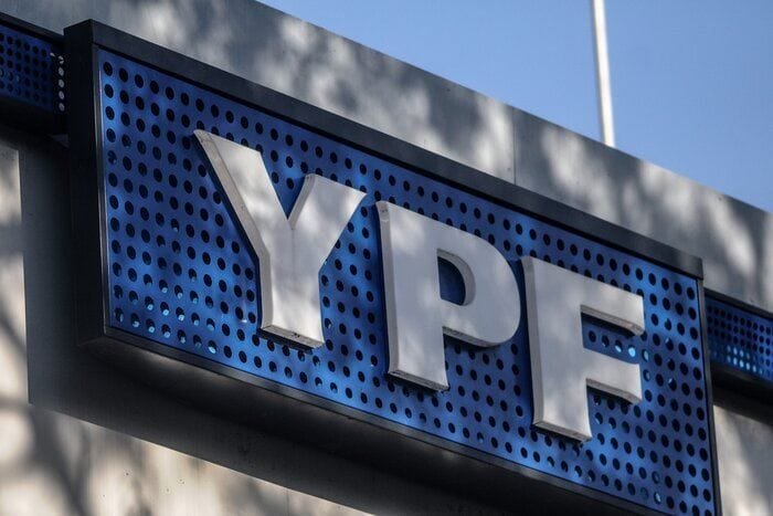 Argentina toma ventaja en el juicio YPF por fallo judicial.