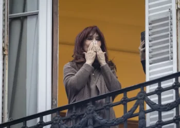 Sigue internada Cristina: el detalle del drenaje peritoneal.