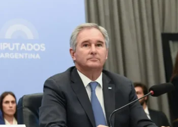 US$1000 millones a EEUU: Canciller bajo la lupa.