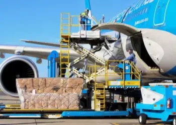 Crecimiento récord: courier sube 274% en importaciones 2025.