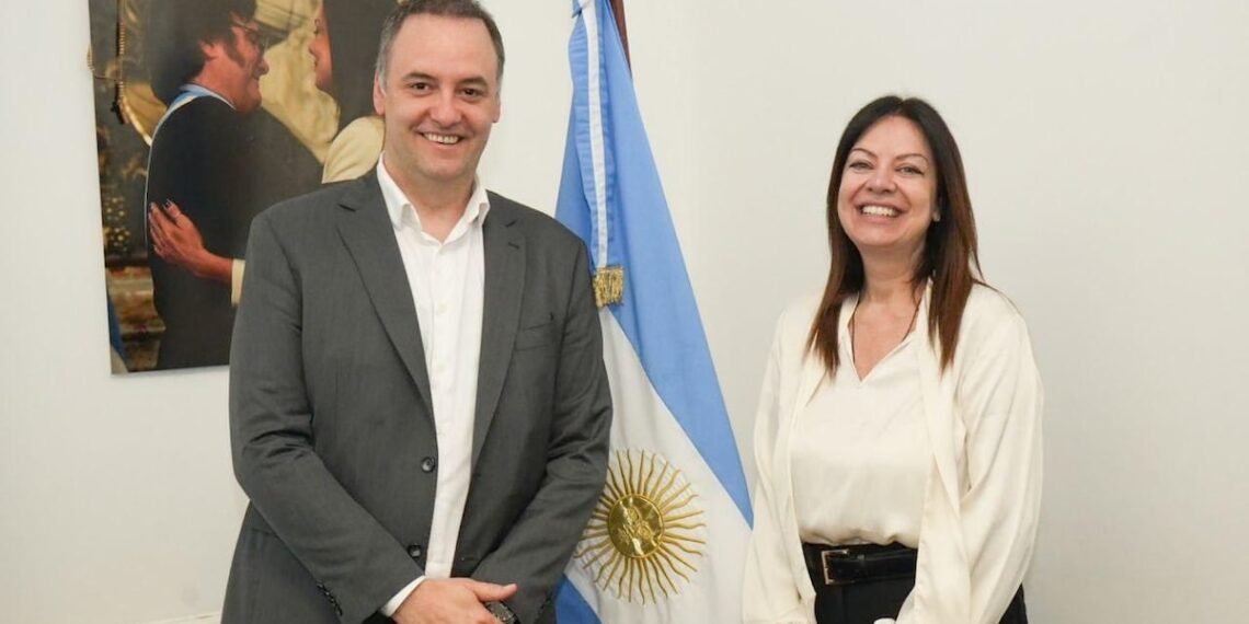 Manuel Adorni retoma reuniones con ministros para reactivar la gestión