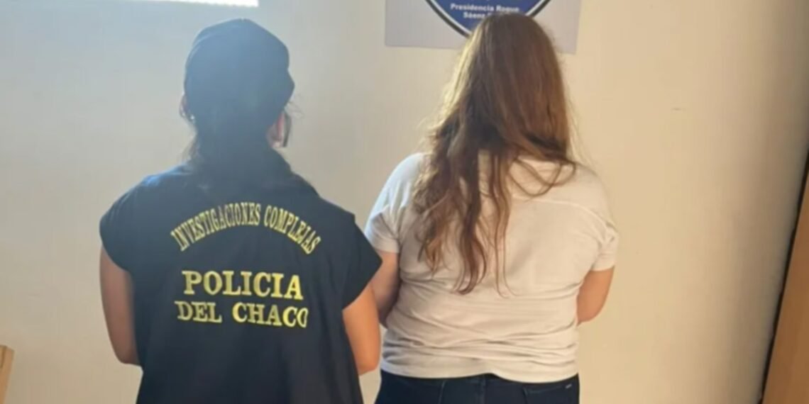 Detienen a empleada de empresa de micros por uso indebido de tarjetas de crédito de clientes