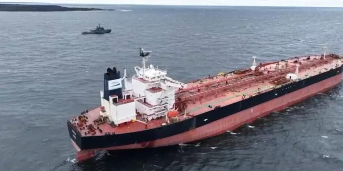 Estados Unidos detiene un petrolero vinculado a Irán en el océano Índico