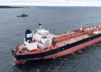 Estados Unidos detiene un petrolero vinculado a Irán en el océano Índico