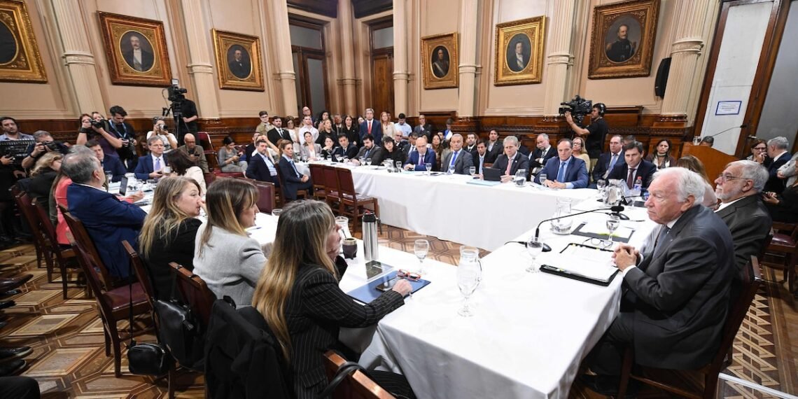 El Gobierno presenta 30 nuevas propuestas de jueces al Senado