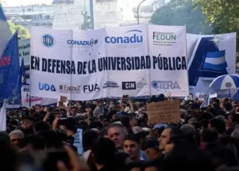 Dura crítica a Javier Milei: lo acusan de querer «retroceder 200 años» por el conflicto universitario.