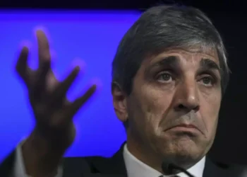 Caputo negocia modificaciones en el régimen de inocencia fiscal con contadores