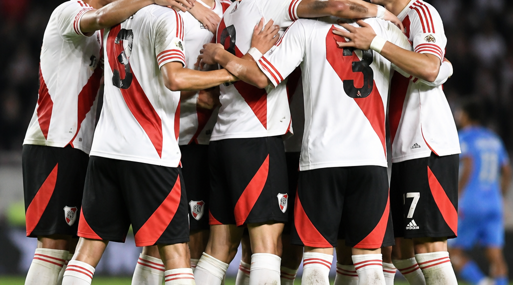 River celebra una contundente victoria ante Blooming con un equipo completamente surgido de sus inferiores