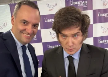El Gobierno define su agenda legislativa mientras Milei reafirma su apoyo a Adorni