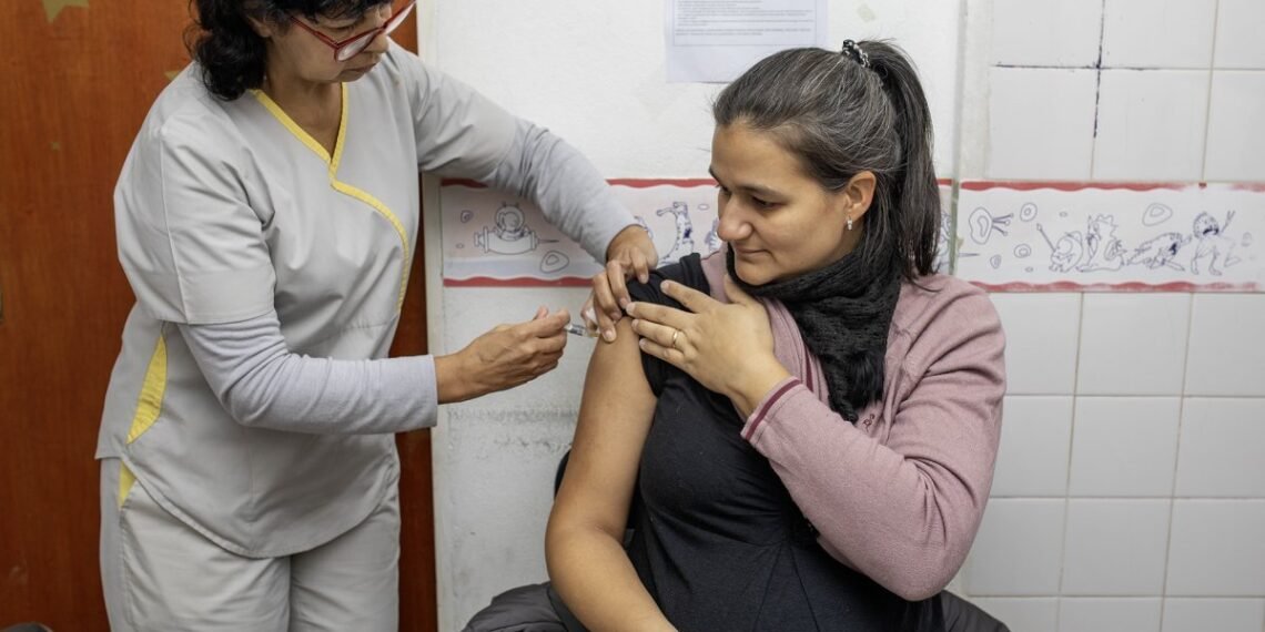 El Ministerio de Salud presenta la evaluación preliminar de la vacuna contra el Virus Sincicial Respiratorio