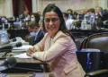 La senadora Carolina Moisés cuestiona la gestión de Adorni y sostiene que debería renunciar