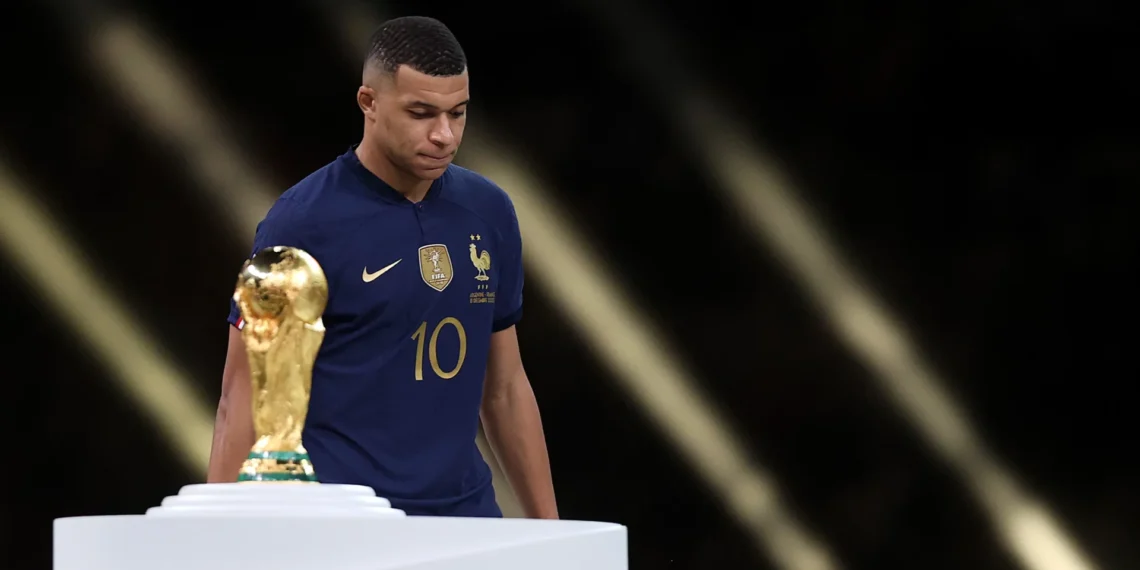 Mbappé reconoce a Messi como el mejor y se concentra en el Mundial