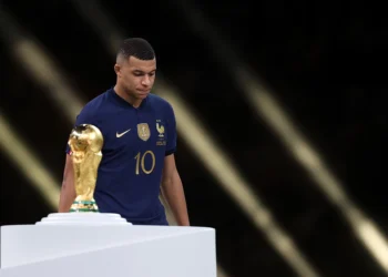 Mbappé reconoce a Messi como el mejor y se concentra en el Mundial