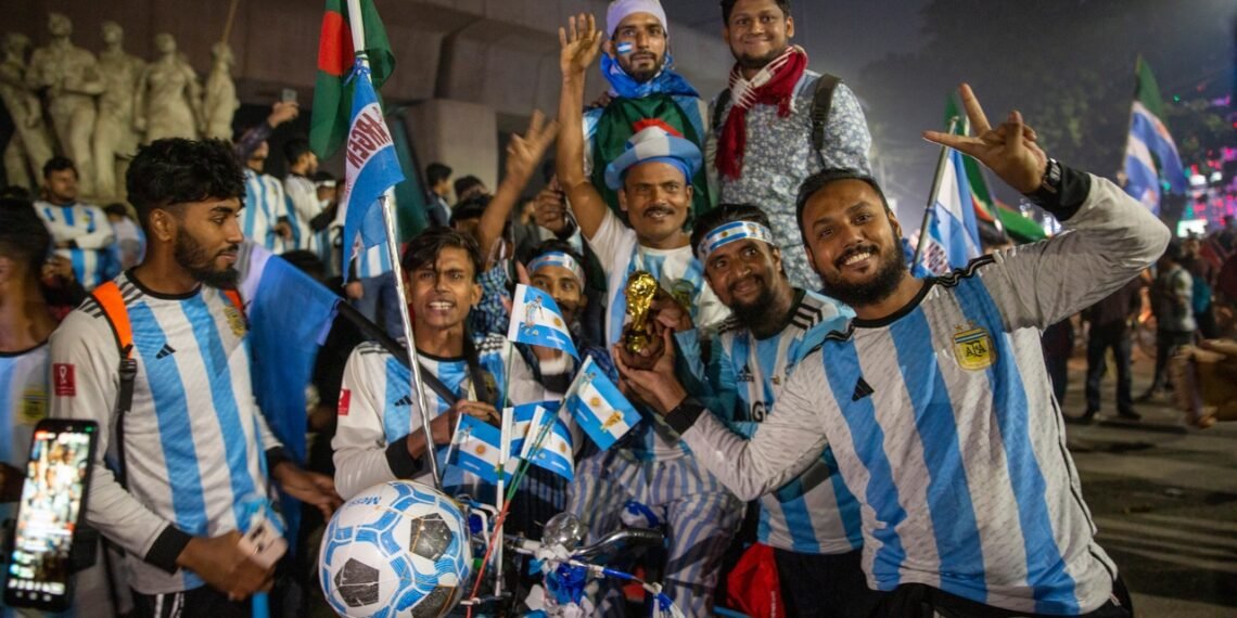Fanáticos de Bangladesh celebran el cumpleaños de Messi con una tradición única