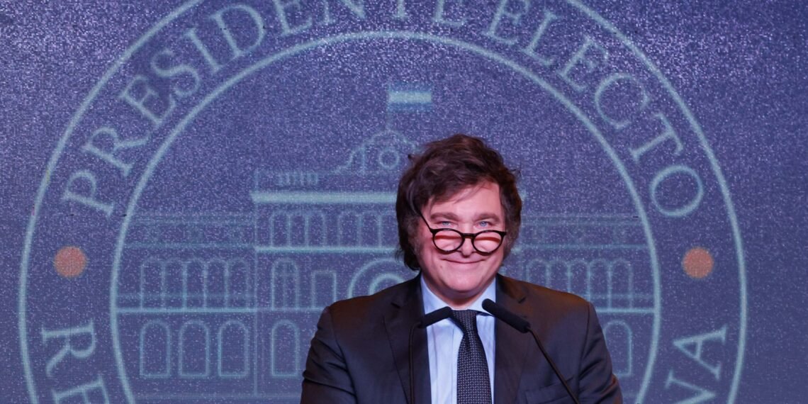 Milei se prepara para la reelección mientras define la política económica y electoral