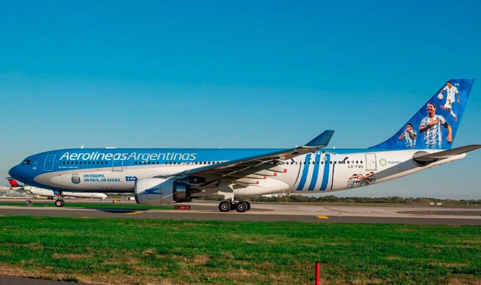 Aerolíneas Argentinas incorpora un tercer vuelo especial a Nueva York para la Final del Mundial ante la alta demanda