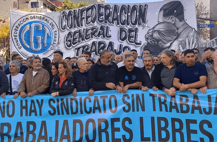 El tibio inicio del plan de lucha de la CGT, con escasa movilización y ausencias notables