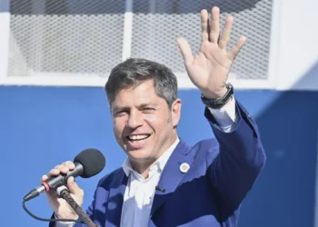 Axel Kicillof impulsa la reelección indefinida de intendentes y el peronismo bonaerense se enfrenta a un nuevo desafío interno