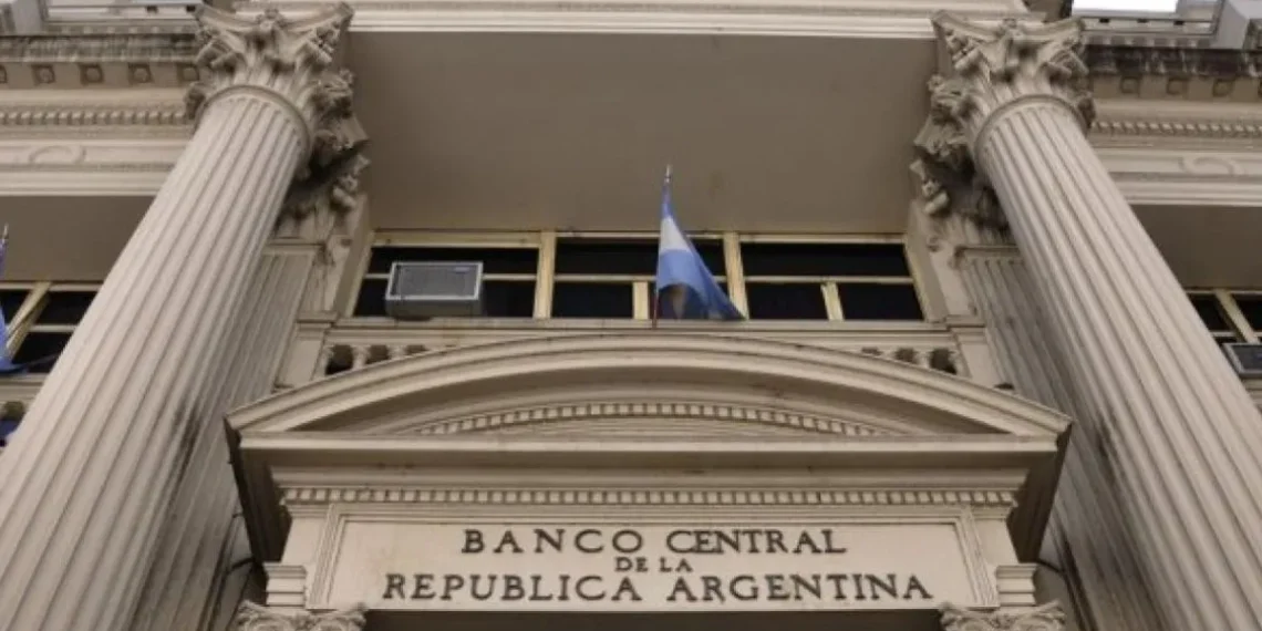 La brecha récord en tasas de préstamos y plazos fijos afecta el acceso al crédito