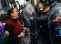 Tensión en Avellaneda: Fuerzas de seguridad intentan despejar un piquete en el Puente Pueyrredón