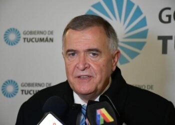El gobernador de Tucumán recibió el alta tras una intervención quirúrgica de urgencia