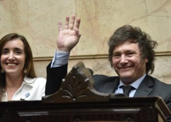 Factores clave del Gobierno para la reelección en 2027: impacto de Adorni, Bullrich y una oposición fragmentada