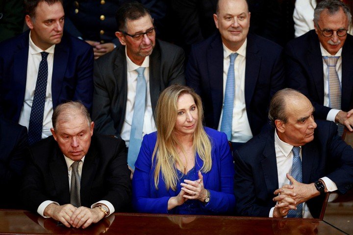 El Gobierno reestructura su poder, aumentan las tensiones internas y la lucha por lealtades en el Congreso