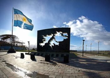 La postura de Milei sobre Malvinas genera críticas en las islas mientras crece la tensión diplomática por la soberanía