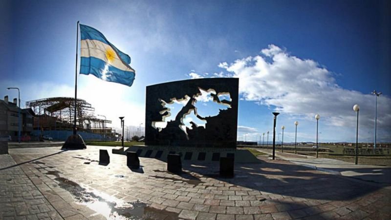 La postura de Milei sobre Malvinas genera críticas en las islas mientras crece la tensión diplomática por la soberanía