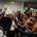Espectacular gesto del presidente del Dinamo City: una bolsa de dinero para celebrar la clasificación